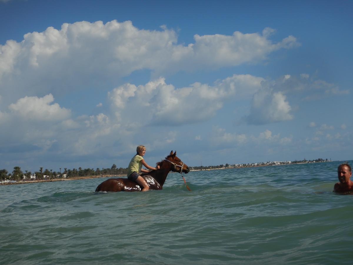 Menzel Churasco Djerba Aghīr Buitenkant foto
