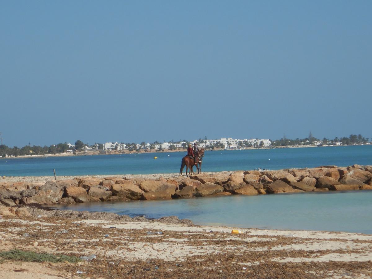 Menzel Churasco Djerba Aghīr Buitenkant foto